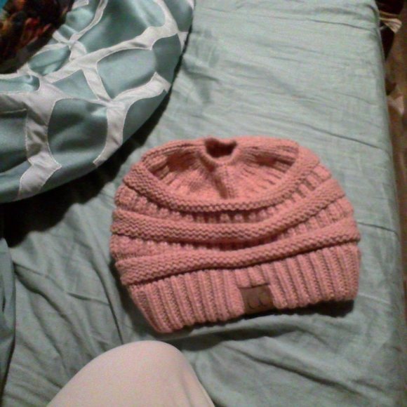 CUTE WINTER HAT <3 - Picture 3 of 3